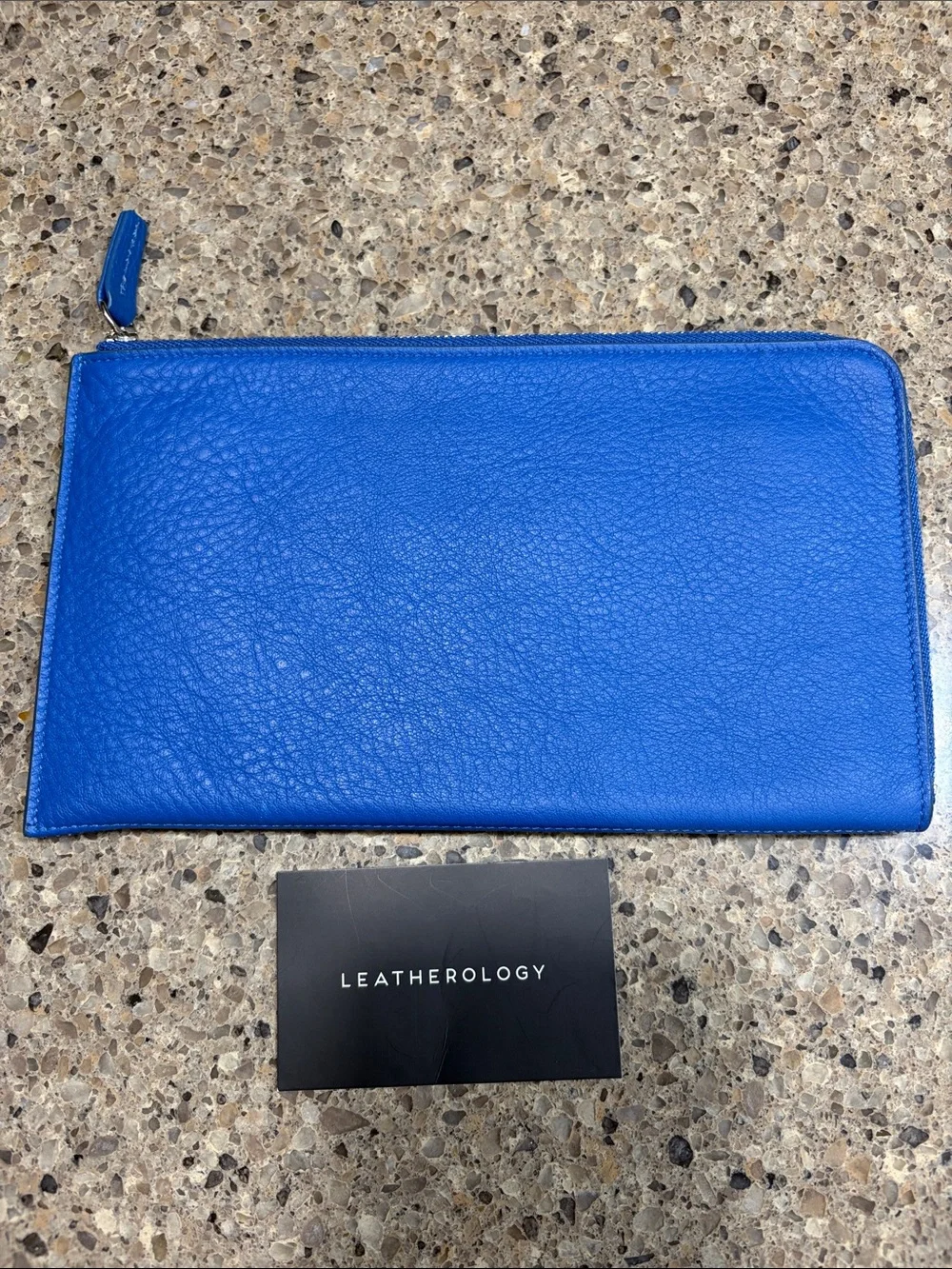 Leatherology Blue Zip Clutch Travel Wallet - Picture 1 of 5